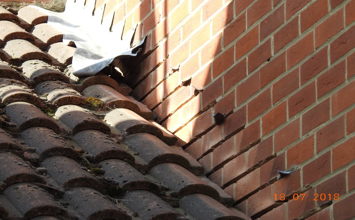 Missing stepped flashings.